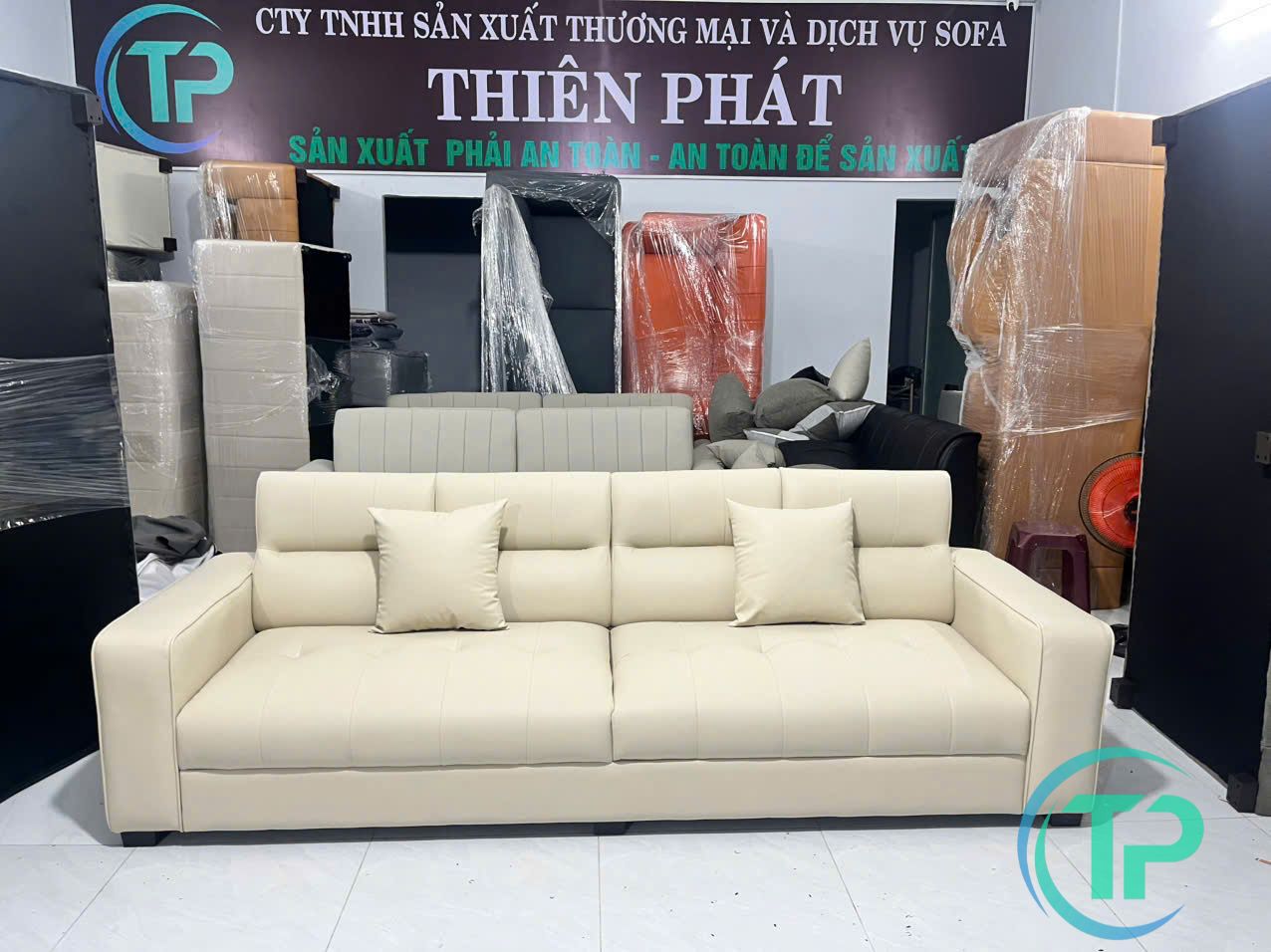 xuong-san-xuat-sofa-gia-re-tphcm-2
