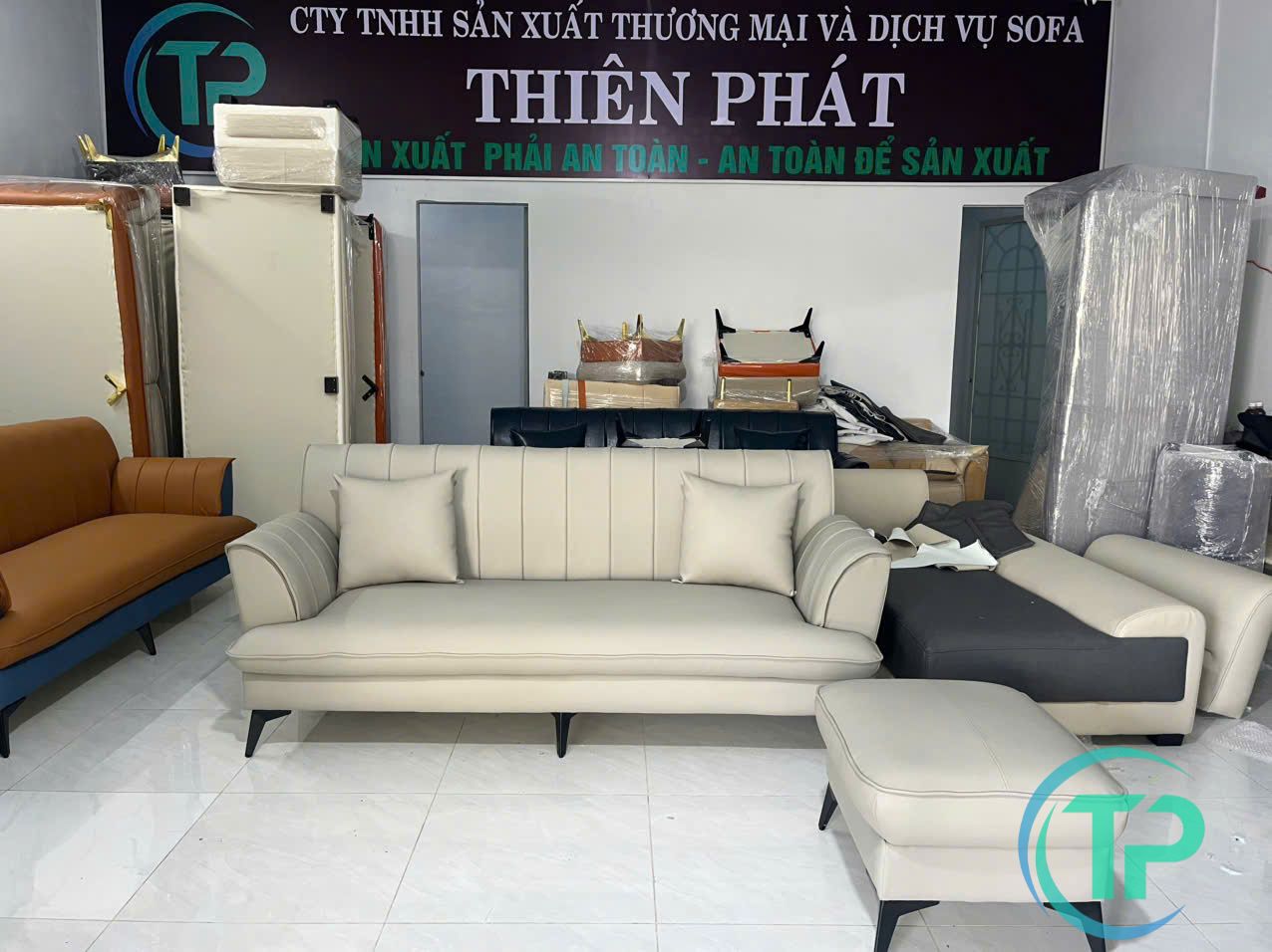Xưởng sản xuất sofa da công nghiệp Bình Dương